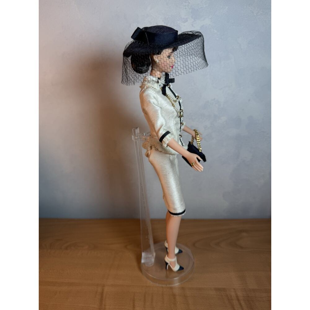 1998 SPRING IN TOKYO BARBIE CITY SEASONS - 19430 - OOB With Stand - Picture 10 of 13